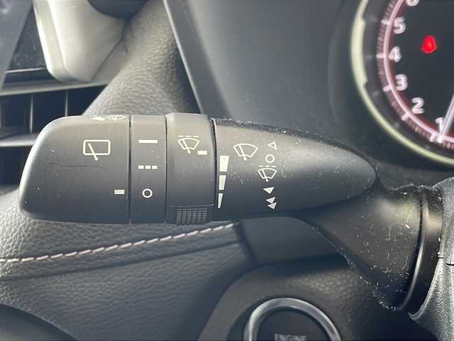 トヨタ ＲＡＶ４ G 京都府 2022(令4)年 2.6万km ホワイトパールクリスタルシャイン ワンオーナー/10.5インチ純正ディスプレイオーディオ/(コネクティッドナビ対応)/フルセグTV/FM/AM/Bluetooth/USB/パノラマムーンルーフ/ルーフレール/デジタルインナーミラー/前後ドラレコ/レーダー探知機/トヨタセーフティセンス/プリクラッシュセーフティ/レーントレーシングアシスト/レーダークルーズコントロール/オートマチックハイビーム/ロードサインアシスト/パーキングサポートブレーキ/ブラインドスポットモニター/パーキングサポートブレーキ/ドライブスタートコントロール/パノラミックビューモニター/緊急時操舵支援機能/低速時加速抑制機能/先行車発進告知機能/カーブ速度抑制機能/オートホールド/シートヒーター/シートベンチレーション/ステアリングヒーター/シートメモリー/オートドアミラー/ステアリングスイッチ/ウィンカーミラー/スペアタイヤ/取扱説明書/保証書/点検記録簿
