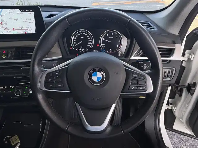 ＢＭＷ Ｘ１ xDrive 18d xライン EDジョイ+ 愛知県 2021(令3)年 4.3万km アルピンホワイトⅢ ワンオーナー/メモリナビ(BT/USB/AM/FM)/バックカメラ/クリアランスソナー/レーダークルーズコントロール/ABS/横滑り防止装置/レーンキープアシスト/盗難防止装置/衝突被害軽減システム/オートライト/電動格納式ミラー/電動リアゲート/パワーシート/純正アルミホイール/保証書/取扱説明書/スマートキー/スペアキー