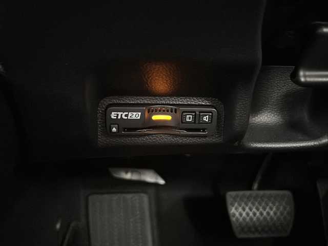 ホンダ ヴェゼル ハイブリッド e:HEV Z 神奈川県 2025(令7)年 0.4万km プラチナホワイトパール 登録時走行距離3752km/ワンオーナー/純正ナビ/【AppleCarPlay/AndroidAuto/BT/USB/TV】/全方位カメラ/置くだけ充電/レーダークルーズコントロール/前後コーナーセンサー/衝突軽減ブレーキ/先行車発信お知らせ/車線逸脱警報/レーンキープアシスト/ブラインドスポットモニター/ロードサインアシスト/電動リアゲート/電動パーキングブレーキ/オートブレーキホールド/ダウンヒルアシストコントロール/前後ドライブレコーダー/ビルトインETC2.0/ステアリングヒーター/前席シートヒーター/オートマチックハイビーム/LEDオートライト/ハーフレザーシート/横滑り防止装置/盗難防止装置/スペアキー×１/ISOFIX/新車時保証書/取扱説明書
