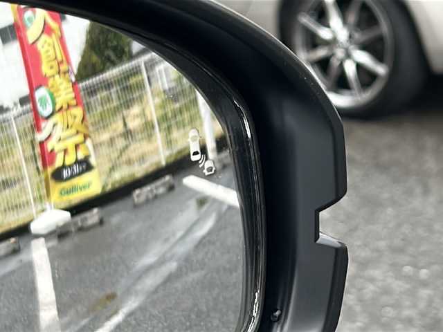 ホンダ ヴェゼル ハイブリッド e:HEV Z 神奈川県 2025(令7)年 0.4万km プラチナホワイトパール 登録時走行距離3752km/ワンオーナー/純正ナビ/【AppleCarPlay/AndroidAuto/BT/USB/TV】/全方位カメラ/置くだけ充電/レーダークルーズコントロール/前後コーナーセンサー/衝突軽減ブレーキ/先行車発信お知らせ/車線逸脱警報/レーンキープアシスト/ブラインドスポットモニター/ロードサインアシスト/電動リアゲート/電動パーキングブレーキ/オートブレーキホールド/ダウンヒルアシストコントロール/前後ドライブレコーダー/ビルトインETC2.0/ステアリングヒーター/前席シートヒーター/オートマチックハイビーム/LEDオートライト/ハーフレザーシート/横滑り防止装置/盗難防止装置/スペアキー×１/ISOFIX/新車時保証書/取扱説明書