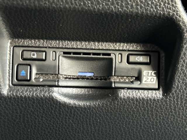 トヨタ ヴォクシー ハイブリッド S－Z 石川県 2022(令4)年 2.2万km アティチュードブラックマイカ SDナビ/Bluetooth/全方位カメラ/フルセグTV/ETC/ドライブレコーダー/シートヒーター/両側パワースライドドア/LEDヘッドライト/レーダークルーズコントロール/スマートキー/デジタルインナーミラー