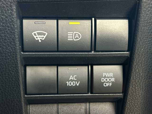 トヨタ ヴォクシー ハイブリッド S－Z 石川県 2022(令4)年 2.2万km アティチュードブラックマイカ SDナビ/Bluetooth/全方位カメラ/フルセグTV/ETC/ドライブレコーダー/シートヒーター/両側パワースライドドア/LEDヘッドライト/レーダークルーズコントロール/スマートキー/デジタルインナーミラー