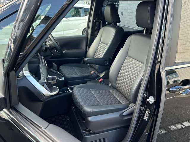 トヨタ ヴォクシー ハイブリッド S－Z 石川県 2022(令4)年 2.2万km アティチュードブラックマイカ SDナビ/Bluetooth/全方位カメラ/フルセグTV/ETC/ドライブレコーダー/シートヒーター/両側パワースライドドア/LEDヘッドライト/レーダークルーズコントロール/スマートキー/デジタルインナーミラー