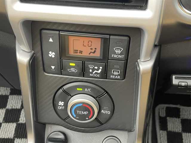 ダイハツ コペン セロ 福岡県 2018(平30)年 4.5万km 緑 社外ナビ（Ｂｌｕｅｔｏｏｔｈ，ＴＶ）　/ＥＴＣ　/ＭＴモード付き　/シートヒーター　/プッシュスタート　/横滑り防止装置　/アイドリングストップ　/ステアリングリモコン　/電動格納式ドアミラー　/純正フロアマット　/純正１６インチＡＷ　/LED ヘッドライト　
