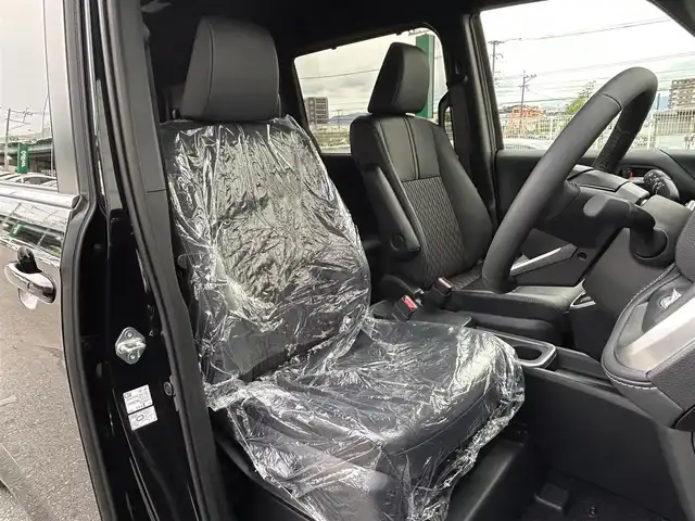 トヨタ ノア ハイブリッド S－Z 福岡県 2025(令7)年 0.1万km未満 アティチュードブラックマイカ 登録済未使用車快適利便パッケージHi純正10型メモリナビ(フルセグTV/CD/DVD/BT)バックモニタートヨタセーフティーコーナーセンサー両側パワスラレーダークルコンユニバーサルステップETC2.0シートヒーターハンドルヒーターブレーキホールドHDMIUSBポート1500W純正LEDヘッドライト純正17インチアルミホイールプッシュスタートスマートキー