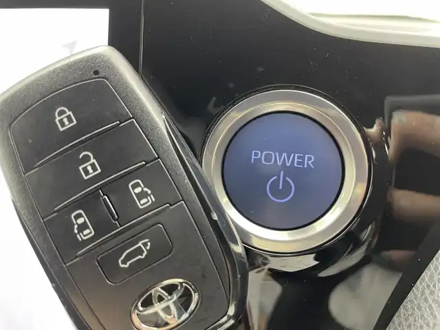 トヨタ ヴォクシー ハイブリッド S－Z 茨城県 2023(令5)年 4.5万km アティチュードブラックマイカ 純正10.5型DA/フルセグ/CD/DVDデッキ/バックカメラ/純正リップダウンモニター/快適利便パッケージ/衝突被害軽減ブレーキ/車線逸脱抑制装置/レーダークルーズコントロール/オートマチックハイビーム/クリアランスソナー/BSM/両側電動スライドドア/ETC2.0/シートヒーター/ステアリングヒーター/純正17インチAW/3眼LEDヘッドライト/スマートキー