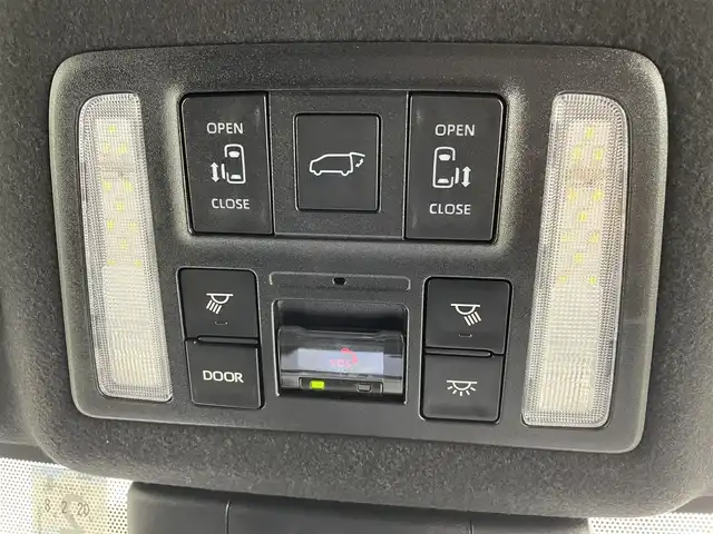 トヨタ ヴォクシー ハイブリッド S－Z 茨城県 2023(令5)年 4.5万km アティチュードブラックマイカ 純正10.5型DA/フルセグ/CD/DVDデッキ/バックカメラ/純正リップダウンモニター/快適利便パッケージ/衝突被害軽減ブレーキ/車線逸脱抑制装置/レーダークルーズコントロール/オートマチックハイビーム/クリアランスソナー/BSM/両側電動スライドドア/ETC2.0/シートヒーター/ステアリングヒーター/純正17インチAW/3眼LEDヘッドライト/スマートキー