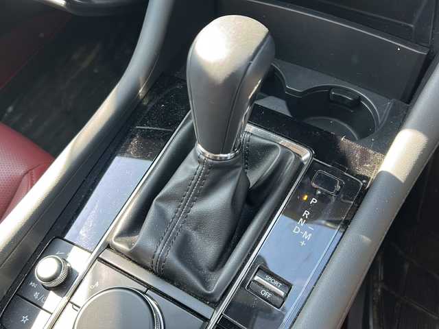 マツダ マツダ３セダン 20S 100周年特別記念車 山形県 2021(令3)年 0.9万km スノーフレイクホワイトパールマイカ ワンオーナー/4WD/BSM/レーダークルーズコントロール/レーンキープアシスト/BOSEサウンドシステム/前後コーナーセンサー/純正ナビ/（Bluetooth/CD/DVD/フルセグ)/全方位カメラ/LEDオートライト/オートマチックハイビーム/レザーシート/DN席シートヒーター/D席パワーシート/シートメモリ/前後純正ドライブレコーダー/ステアリングスイッチ/ステアリングヒーター/電動パーキングブレーキ/オートブレーキホールド/ETC/純正AW/純正フロアマット/電動格納ウィンカーミラー/スマートキー×2　/エンジンスターター/ドアバイザー