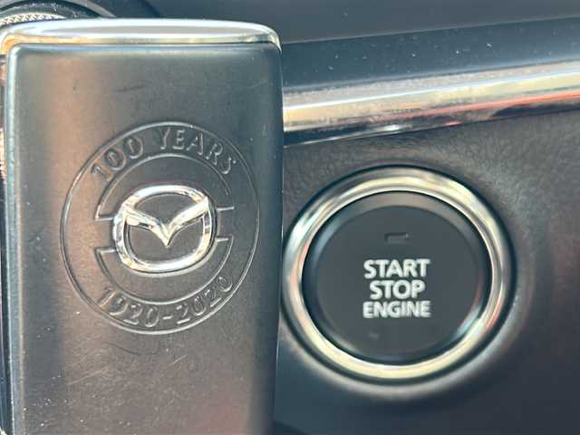 マツダ マツダ３セダン 20S 100周年特別記念車 山形県 2021(令3)年 0.9万km スノーフレイクホワイトパールマイカ ワンオーナー/4WD/BSM/レーダークルーズコントロール/レーンキープアシスト/BOSEサウンドシステム/前後コーナーセンサー/純正ナビ/（Bluetooth/CD/DVD/フルセグ)/全方位カメラ/LEDオートライト/オートマチックハイビーム/レザーシート/DN席シートヒーター/D席パワーシート/シートメモリ/前後純正ドライブレコーダー/ステアリングスイッチ/ステアリングヒーター/電動パーキングブレーキ/オートブレーキホールド/ETC/純正AW/純正フロアマット/電動格納ウィンカーミラー/スマートキー×2　/エンジンスターター/ドアバイザー