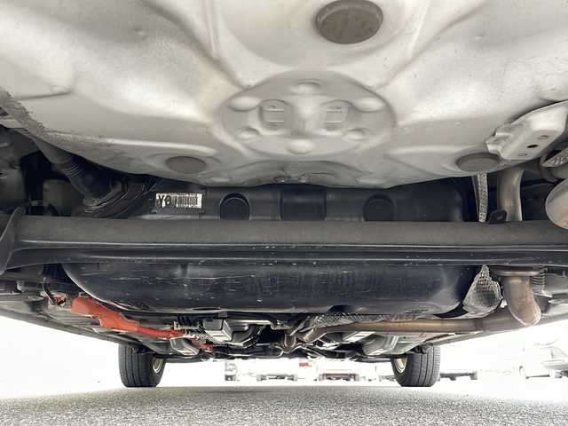 トヨタ アクア 岐阜県 2017(平29)年 8.7万km ライムホワイトパールクリスタルシャイン 禁煙車/AM/FM/CD/純正ナビ/レーンキープアシスト/衝突軽減ブレーキ/ドライブレコーダー/ビルトインETC/Wエアバッグ/純正フロアマット/純正アルミホイール/ヘッドライトレベライザー/オートライト/オートハイビーム/電動格納ミラー/スマートキー/スペアキー