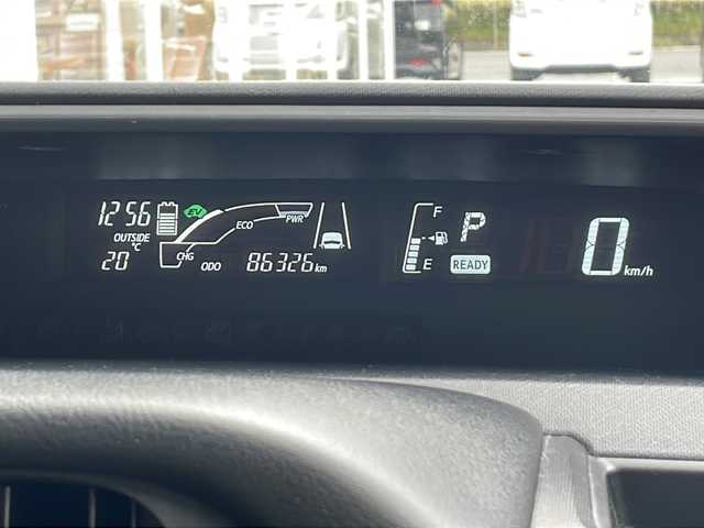 トヨタ アクア 岐阜県 2017(平29)年 8.7万km ライムホワイトパールクリスタルシャイン 禁煙車/AM/FM/CD/純正ナビ/レーンキープアシスト/衝突軽減ブレーキ/ドライブレコーダー/ビルトインETC/Wエアバッグ/純正フロアマット/純正アルミホイール/ヘッドライトレベライザー/オートライト/オートハイビーム/電動格納ミラー/スマートキー/スペアキー