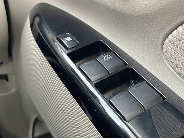 日産 デイズ X 山口県 2015(平27)年 6.4万km ブラック 純正ディスプレイオーディオ/・Bluetooth接続/・FM/AM/アラウンドビューモニター/ETC/エマージェンシーブレーキ/踏み間違え防止装置/横滑り防止装置/アイドリングストップ/純正フロアマット/ヘッドライトレベライザー/スマートキー/プッシュスタート/スペアキー1本/ベンチシート/ドアバイザー/ウィンカーミラー/取扱説明書