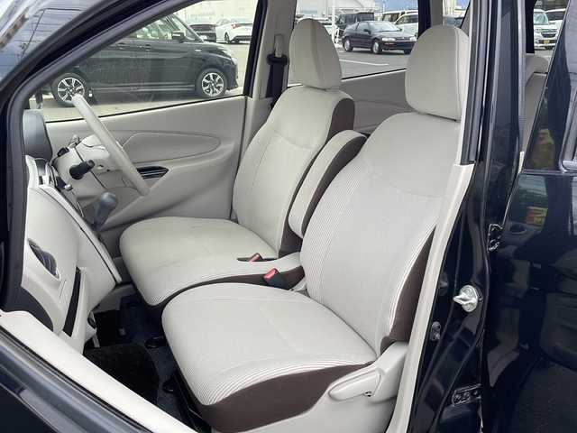 日産 デイズ X 山口県 2015(平27)年 6.4万km ブラック 純正ディスプレイオーディオ/・Bluetooth接続/・FM/AM/アラウンドビューモニター/ETC/エマージェンシーブレーキ/踏み間違え防止装置/横滑り防止装置/アイドリングストップ/純正フロアマット/ヘッドライトレベライザー/スマートキー/プッシュスタート/スペアキー1本/ベンチシート/ドアバイザー/ウィンカーミラー/取扱説明書