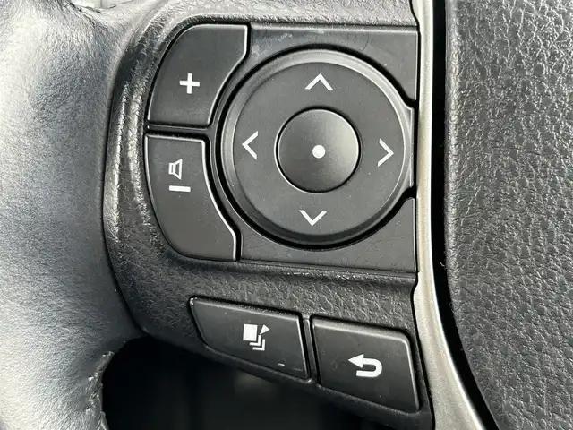 トヨタ ヴォクシー ZS 煌Ⅲ 滋賀県 2020(令2)年 2.4万km ホワイトパールクリスタルシャイン 純正9インチナビ/【Bluetooth/CD/DVD/フルセグTV/HDMI/USB】/バックカメラ/両側パワースライドドア/ハーフレザーシート/クルーズコントロール/レーンディパーチャーアラート/プリクラッシュセーフティ/LEDヘッドライト/オートマチックハイビーム/クリアランスソナー/ビルトインETC2.0/純正フロアマット/ドアバイザー/後席ロールサンシェード/プッシュスタート/スマートキー/ステアリングリモコン