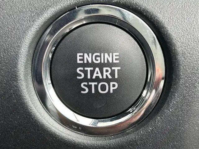 トヨタ ヴォクシー ZS 煌Ⅲ 滋賀県 2020(令2)年 2.4万km ホワイトパールクリスタルシャイン 純正9インチナビ/【Bluetooth/CD/DVD/フルセグTV/HDMI/USB】/バックカメラ/両側パワースライドドア/ハーフレザーシート/クルーズコントロール/レーンディパーチャーアラート/プリクラッシュセーフティ/LEDヘッドライト/オートマチックハイビーム/クリアランスソナー/ビルトインETC2.0/純正フロアマット/ドアバイザー/後席ロールサンシェード/プッシュスタート/スマートキー/ステアリングリモコン