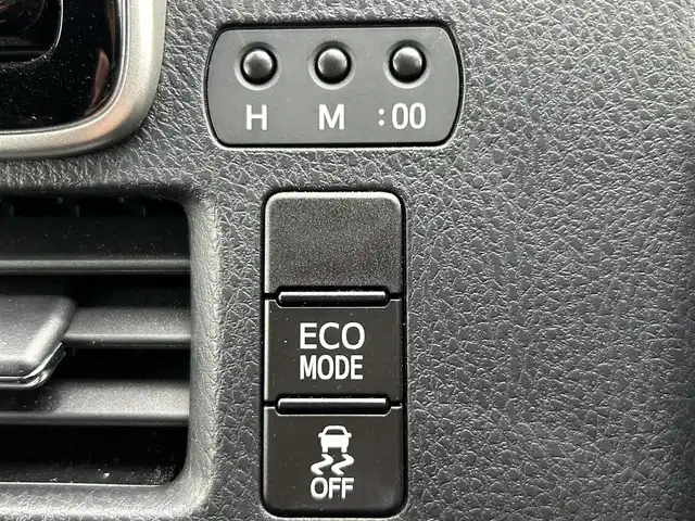 トヨタ ヴォクシー ZS 煌Ⅲ 滋賀県 2020(令2)年 2.4万km ホワイトパールクリスタルシャイン 純正9インチナビ/【Bluetooth/CD/DVD/フルセグTV/HDMI/USB】/バックカメラ/両側パワースライドドア/ハーフレザーシート/クルーズコントロール/レーンディパーチャーアラート/プリクラッシュセーフティ/LEDヘッドライト/オートマチックハイビーム/クリアランスソナー/ビルトインETC2.0/純正フロアマット/ドアバイザー/後席ロールサンシェード/プッシュスタート/スマートキー/ステアリングリモコン