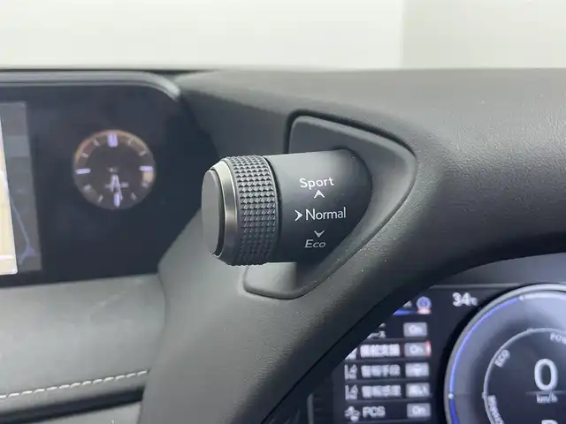 レクサス ＵＸ 250h バージョンL 大分県 2019(令1)年 6.6万km ソニックチタニウム ワンオーナー/レクサスセーフティシステム/・プリクラッシュセーフティ/・レーダークルーズコントロール/・オートハイビーム/・ブラインドスポットモニター/・レーンディパーチャアシスト（操舵支援有）/4WD/純正ナビ/(Bluetooth/CD/DVD/フルセグ/ラジオ）/前後ドライブレコーダー/全方位カメラ/レザーシート/前席パワーシート/シートヒーター/ベンチレーションシート/パワーバックドア/ビルトインETC２．０/オートブレーキホールド/電動パーキングブレーキ/電動チルトテレスコピックステアリング/保証書/取扱説明書