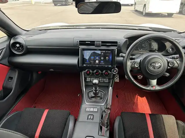 トヨタ ＧＲ８６ RZ 岡山県 2022(令4)年 2.5万km クリスタルホワイトパール ワンオーナー/ケンウッド9インチナビ/（AM.FM.BT.フルセグ.）/ハーフレザーシート/シートヒーター/クルーズコントロール/横滑り防止装置/オートライト/LEDヘッドライト/純正18インチアルミホイール/ドライブレコーダー/ETC