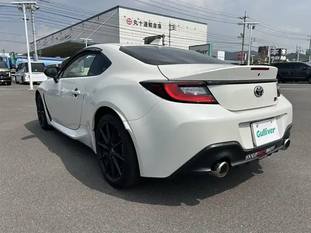 トヨタ ＧＲ８６ RZ 岡山県 2022(令4)年 2.5万km クリスタルホワイトパール ワンオーナー/ケンウッド9インチナビ/（AM.FM.BT.フルセグ.）/ハーフレザーシート/シートヒーター/クルーズコントロール/横滑り防止装置/オートライト/LEDヘッドライト/純正18インチアルミホイール/ドライブレコーダー/ETC