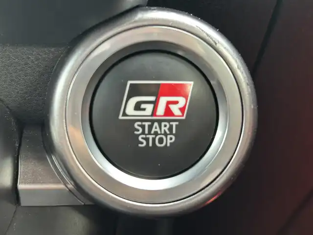 トヨタ ＧＲ８６ RZ 岡山県 2022(令4)年 2.5万km クリスタルホワイトパール ワンオーナー/ケンウッド9インチナビ/（AM.FM.BT.フルセグ.）/ハーフレザーシート/シートヒーター/クルーズコントロール/横滑り防止装置/オートライト/LEDヘッドライト/純正18インチアルミホイール/ドライブレコーダー/ETC