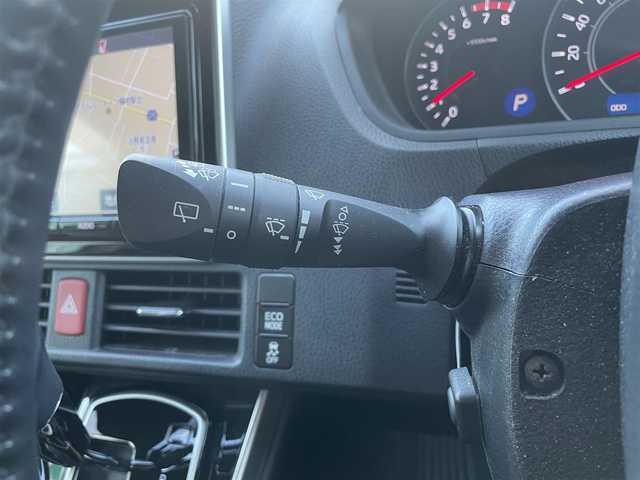 トヨタ ヴォクシー ZS 煌 兵庫県 2018(平30)年 6.5万km イナズマスパーキングブラックガラスフレーク ワンオーナー　/純正ナビ　/・フルセグＴＶ　/・Ｂｌｕｅｔｏｏｔｈ接続　/・ＤＶＤ再生　/TRDエアロ（フロント、サイド、リア）/両側パワースライドドア　/クルーズコントロール　/プリクラッシュセーフティー　/バックカメラ　/プッシュスタート　/スマートキー　/ビルトインETC/ドライブレコーダー/スペアキー　/ＬＥＤオートライト/オートハイビーム/純正16インチアルミホイール/純正フロアマット/取扱説明書/保証書