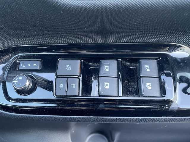 トヨタ ヴォクシー ZS 煌 兵庫県 2018(平30)年 6.5万km イナズマスパーキングブラックガラスフレーク ワンオーナー　/純正ナビ　/・フルセグＴＶ　/・Ｂｌｕｅｔｏｏｔｈ接続　/・ＤＶＤ再生　/TRDエアロ（フロント、サイド、リア）/両側パワースライドドア　/クルーズコントロール　/プリクラッシュセーフティー　/バックカメラ　/プッシュスタート　/スマートキー　/ビルトインETC/ドライブレコーダー/スペアキー　/ＬＥＤオートライト/オートハイビーム/純正16インチアルミホイール/純正フロアマット/取扱説明書/保証書