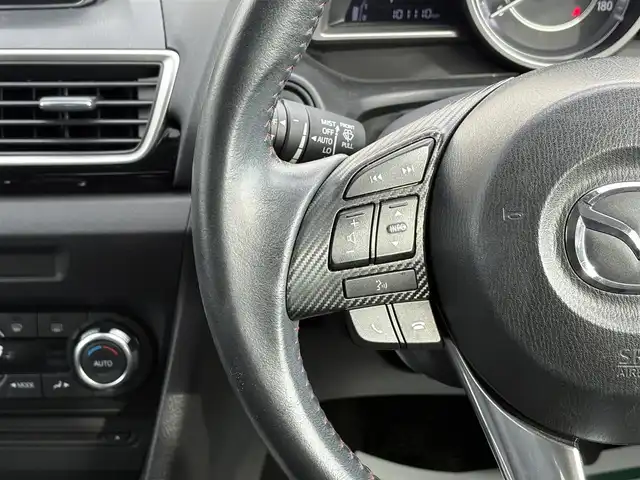 マツダ アクセラ スポーツ 15S 岩手県 2016(平28)年 10.2万km ソウルレッドプレミアムメタリック 禁煙車/4WD/ブラインドスポットモニター/横滑り防止装置/クルーズコントロール/純正ナビ/→フルセTV/Bluetooth/CD/DVD/FM/AM/AUX/USB/バックカメラ/ステアリングスイッチ/オートライト/〇プッシュスタート/〇電動格納ミラー/〇ウィンカーミラー/〇MTモード/〇スマートキー/〇ドアバイザー/〇フロアマット/前後ドライブレコーダー/ETC/冬タイヤ社外アルミホイール車載/→6mm×4本