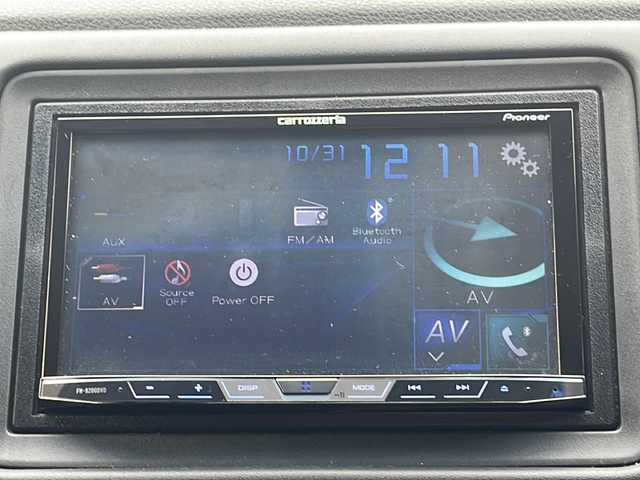 ホンダ ヴェゼル ハイブリッド Z ホンダセンシング 愛知県 2016(平28)年 9.5万km ホワイトオーキッドパール /カロッツェリアディスプレイオーディオ//DVD・AUX・AM・FM・Bluetooth//バックカメラ//LEDフォグライト//カラードボディロアガーニッシュ//リバース連動ドアミラー（助手席側）//全ドアワンタッチ式パワーウインドウ//コンビシート&専用インテリア〈パッションブラック/ジャズブラウン〉//本革巻ステアリングホイール（スムースレザー）//プラチナクロームメッキ加飾（インナードアハンドルリング、セレクトレバーエスカッションリング、エアコンアウトレットリング/アウトレットノブ、スピーカーリング、エアコンディスプレイ、ステアリングスイッチリング）//ラゲッジルームハードボード//雨滴検知式フロントワイパー//ルーフレール（FF）//パフォーマンスダンパー//17インチアルミホイール（スポーツタイプ）//LEDヘッドライト（ロービーム、オートレベリング機構付）//自動防眩ルームミラー//運転席＆助手席シートヒーター//ETC車載器//オートリトラミラー//プラズマクラスター技術搭載左右独立温度コントロール式フルオート・エアコンディショナー//リアクティブフォースペダル//ハイブリッド専用デザインメーター//保証書・取説・スペアキー