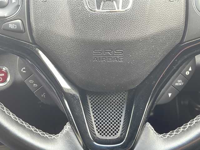 ホンダ ヴェゼル ハイブリッド Z ホンダセンシング 愛知県 2016(平28)年 9.5万km ホワイトオーキッドパール /カロッツェリアディスプレイオーディオ//DVD・AUX・AM・FM・Bluetooth//バックカメラ//LEDフォグライト//カラードボディロアガーニッシュ//リバース連動ドアミラー（助手席側）//全ドアワンタッチ式パワーウインドウ//コンビシート&専用インテリア〈パッションブラック/ジャズブラウン〉//本革巻ステアリングホイール（スムースレザー）//プラチナクロームメッキ加飾（インナードアハンドルリング、セレクトレバーエスカッションリング、エアコンアウトレットリング/アウトレットノブ、スピーカーリング、エアコンディスプレイ、ステアリングスイッチリング）//ラゲッジルームハードボード//雨滴検知式フロントワイパー//ルーフレール（FF）//パフォーマンスダンパー//17インチアルミホイール（スポーツタイプ）//LEDヘッドライト（ロービーム、オートレベリング機構付）//自動防眩ルームミラー//運転席＆助手席シートヒーター//ETC車載器//オートリトラミラー//プラズマクラスター技術搭載左右独立温度コントロール式フルオート・エアコンディショナー//リアクティブフォースペダル//ハイブリッド専用デザインメーター//保証書・取説・スペアキー