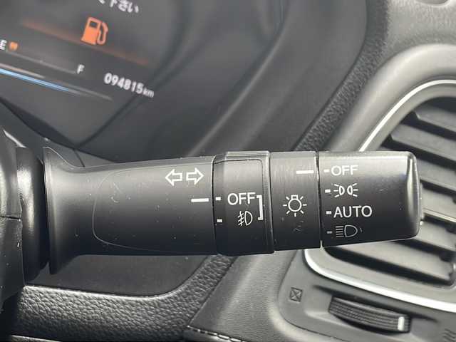 ホンダ ヴェゼル ハイブリッド Z ホンダセンシング 愛知県 2016(平28)年 9.5万km ホワイトオーキッドパール /カロッツェリアディスプレイオーディオ//DVD・AUX・AM・FM・Bluetooth//バックカメラ//LEDフォグライト//カラードボディロアガーニッシュ//リバース連動ドアミラー（助手席側）//全ドアワンタッチ式パワーウインドウ//コンビシート&専用インテリア〈パッションブラック/ジャズブラウン〉//本革巻ステアリングホイール（スムースレザー）//プラチナクロームメッキ加飾（インナードアハンドルリング、セレクトレバーエスカッションリング、エアコンアウトレットリング/アウトレットノブ、スピーカーリング、エアコンディスプレイ、ステアリングスイッチリング）//ラゲッジルームハードボード//雨滴検知式フロントワイパー//ルーフレール（FF）//パフォーマンスダンパー//17インチアルミホイール（スポーツタイプ）//LEDヘッドライト（ロービーム、オートレベリング機構付）//自動防眩ルームミラー//運転席＆助手席シートヒーター//ETC車載器//オートリトラミラー//プラズマクラスター技術搭載左右独立温度コントロール式フルオート・エアコンディショナー//リアクティブフォースペダル//ハイブリッド専用デザインメーター//保証書・取説・スペアキー