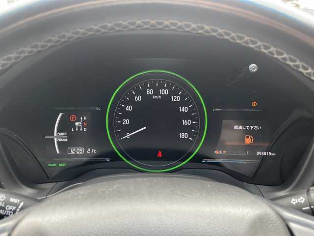 ホンダ ヴェゼル ハイブリッド Z ホンダセンシング 愛知県 2016(平28)年 9.5万km ホワイトオーキッドパール /カロッツェリアディスプレイオーディオ//DVD・AUX・AM・FM・Bluetooth//バックカメラ//LEDフォグライト//カラードボディロアガーニッシュ//リバース連動ドアミラー（助手席側）//全ドアワンタッチ式パワーウインドウ//コンビシート&専用インテリア〈パッションブラック/ジャズブラウン〉//本革巻ステアリングホイール（スムースレザー）//プラチナクロームメッキ加飾（インナードアハンドルリング、セレクトレバーエスカッションリング、エアコンアウトレットリング/アウトレットノブ、スピーカーリング、エアコンディスプレイ、ステアリングスイッチリング）//ラゲッジルームハードボード//雨滴検知式フロントワイパー//ルーフレール（FF）//パフォーマンスダンパー//17インチアルミホイール（スポーツタイプ）//LEDヘッドライト（ロービーム、オートレベリング機構付）//自動防眩ルームミラー//運転席＆助手席シートヒーター//ETC車載器//オートリトラミラー//プラズマクラスター技術搭載左右独立温度コントロール式フルオート・エアコンディショナー//リアクティブフォースペダル//ハイブリッド専用デザインメーター//保証書・取説・スペアキー