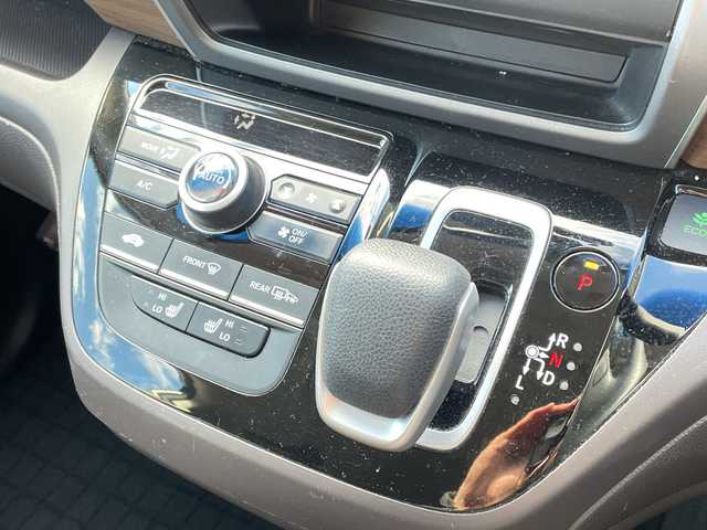 ホンダ フリード ハイブリット G ホンダセンシング 千葉県 2019(令1)年 6.9万km プラチナホワイトパール 禁煙車/純正ナビ/・VXM-204VFi/・CD/DVD/BT/フルセグ/両側パワースライドドア/バックカメラ/衝突被害軽減ブレーキ/車線逸脱警報/レーダークルーズコントロール/前席シートヒーター/LEDヘッドライト/オートライト/ビルトインETC/スマートキー/スペアキー