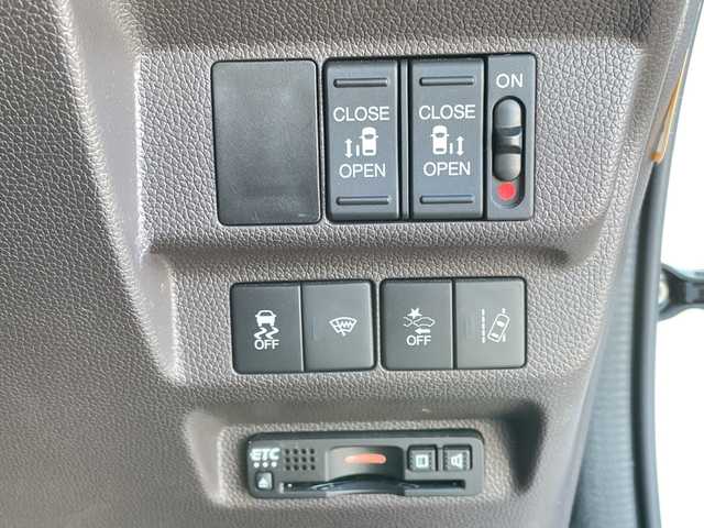 ホンダ フリード ハイブリット G ホンダセンシング 千葉県 2019(令1)年 6.9万km プラチナホワイトパール 禁煙車/純正ナビ/・VXM-204VFi/・CD/DVD/BT/フルセグ/両側パワースライドドア/バックカメラ/衝突被害軽減ブレーキ/車線逸脱警報/レーダークルーズコントロール/前席シートヒーター/LEDヘッドライト/オートライト/ビルトインETC/スマートキー/スペアキー