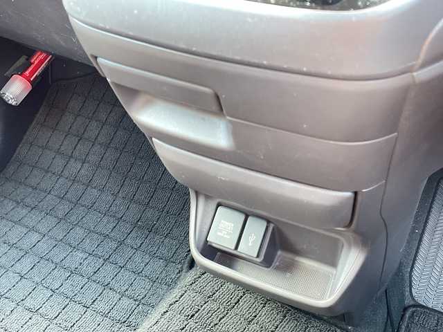 ホンダ フリード ハイブリット G ホンダセンシング 千葉県 2019(令1)年 6.9万km プラチナホワイトパール 禁煙車/純正ナビ/・VXM-204VFi/・CD/DVD/BT/フルセグ/両側パワースライドドア/バックカメラ/衝突被害軽減ブレーキ/車線逸脱警報/レーダークルーズコントロール/前席シートヒーター/LEDヘッドライト/オートライト/ビルトインETC/スマートキー/スペアキー