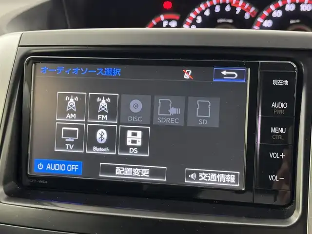 トヨタ ヴォクシー ZS 煌Ⅲ 福岡県 2012(平24)年 13.2万km ホワイトパールクリスタルシャイン 純正ナビ（Ｂｌｕｅｔｏｏｔｈ，フルセグＴＶ）　/バックカメラ　/ＥＴＣ　/前方ドライブレコーダー　/両側電動スライドドア　/ＭＴモード付き　/ハーフレザーシート　/プッシュスタート　/純正１６インチアルミホイール