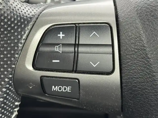 トヨタ ヴォクシー ZS 煌Ⅲ 福岡県 2012(平24)年 13.2万km ホワイトパールクリスタルシャイン 純正ナビ（Ｂｌｕｅｔｏｏｔｈ，フルセグＴＶ）　/バックカメラ　/ＥＴＣ　/前方ドライブレコーダー　/両側電動スライドドア　/ＭＴモード付き　/ハーフレザーシート　/プッシュスタート　/純正１６インチアルミホイール