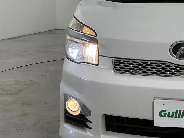 トヨタ ヴォクシー ZS 煌Ⅲ 福岡県 2012(平24)年 13.2万km ホワイトパールクリスタルシャイン 純正ナビ（Ｂｌｕｅｔｏｏｔｈ，フルセグＴＶ）　/バックカメラ　/ＥＴＣ　/前方ドライブレコーダー　/両側電動スライドドア　/ＭＴモード付き　/ハーフレザーシート　/プッシュスタート　/純正１６インチアルミホイール