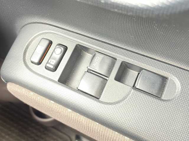 トヨタ スペイド V 大阪府 2013(平25)年 8.8万km ブラックマイカ 純正SDナビ NSCP-W62/・DVD/CD/FM/AM/Bluetooth/・ワンセグテレビ/ETC/盗難防止装置/ドアバイザー/電動格納ミラー/片側パワースライドドア/オートエアコン/スマートキー/12V電源/純正フロアマット/ナビ取扱説明書/保証書