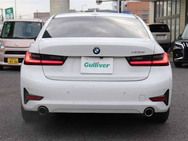 ＢＭＷ ３２０ｉ 神奈川県 2019(令1)年 2.7万km 白 純正ナビ/バックカメラ/アダプティブクルーズ/プッシュスタート/ETC/LEDヘッドライト/パワーシート/パワートランク/取説/スペアスマートキー/記録(R.2.3.4.5.6.7)