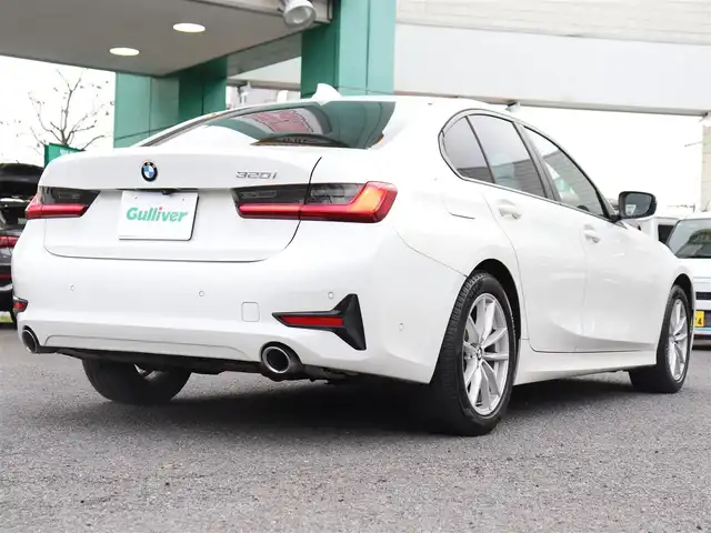 ＢＭＷ ３２０ｉ 神奈川県 2019(令1)年 2.7万km 白 純正ナビ/バックカメラ/アダプティブクルーズ/プッシュスタート/ETC/LEDヘッドライト/パワーシート/パワートランク/取説/スペアスマートキー/記録(R.2.3.4.5.6.7)