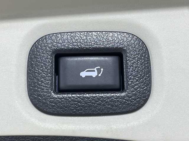 日産 エクストレイル 20Xt エマージェンシーブレーキ 神奈川県 2017(平29)年 6.2万km ダイヤモンドブラック ・純正７型ナビ＜フルセグ/AUX/AMFM/CD/DVD＞/・アラウンドビューモニター/・パーキングアシスト/・PBD/・前後ドライブレコーダー/・ビルトインETC/・クルーズコントロール/・前席シートヒーター/・アイドリングストップ/・エマージェンシーブレーキ/・車線逸脱警報/・後方車両検知警報（BSM）/・ふらつき警報/・進入禁止警報/・ステアリングスイッチ/・オートライト/・スマートキー/・プッシュスタート/・ハーフレザーシート/・革巻きステアリング/・純正１７インチアルミホイール/・LEDヘッドライト/・シルバールーフレール/・純正リアスポイラー