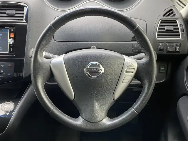 日産 セレナ ハイウェイスター Sハイブリッド 千葉県 2014(平26)年 6.9万km ブルームーンホワイトP 純正メモリナビ/(TV/BT/CD/DVD/FM/AM)/バックカメラ/衝突被害軽減システム/車線逸脱警報/クルーズコントロール/純正フリップダウンモニター/両側スライドドア/横滑り防止装置/ETC/前後ドライブレコーダー/LEDヘッドライト/フォグランプ/オートライト/ウィンカーミラー/電動格納ミラー/純正15インチAW/シートリフター/プッシュスタート/スマートキー/フロアマット/ドアバイザー/取扱説明書/保証書