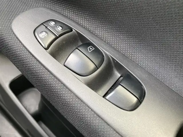 日産 セレナ ハイウェイスター Sハイブリッド 千葉県 2014(平26)年 6.9万km ブルームーンホワイトP 純正メモリナビ/(TV/BT/CD/DVD/FM/AM)/バックカメラ/衝突被害軽減システム/車線逸脱警報/クルーズコントロール/純正フリップダウンモニター/両側スライドドア/横滑り防止装置/ETC/前後ドライブレコーダー/LEDヘッドライト/フォグランプ/オートライト/ウィンカーミラー/電動格納ミラー/純正15インチAW/シートリフター/プッシュスタート/スマートキー/フロアマット/ドアバイザー/取扱説明書/保証書