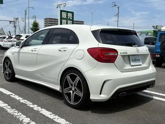 メルセデス・ベンツ Ａ２５０ シュポルト 徳島県 2013(平25)年 5.8万km カルサイトホワイト メーカー純正ナビゲーション　/フルセグＴＶ　/ハーフレザーシート/バックモニター　/ＨＩＤヘッドライト　/デイライト　/クリアランスソナー　/ウィンカーミラー/両席メモリー付きパワーシート　/ステアリングリモコン/革巻きステアリング/カーテンエアバック　/ワイヤレスキー×２/フロアマット