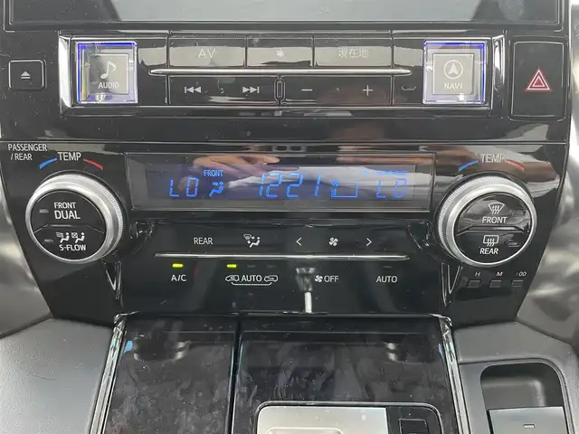 トヨタ アルファードハイブリット SR Cパッケージ 富山県 2019(平31)年 7.7万km グラファイトM 4WD/ツインムーンルーフ/アルパインナビ/フルセグTV/両側パワースライドドア/パワーバックドア/バックモニター/ビルトインETC/ドライブレコーダー/アルパイン12.8型リアビジョン/レーダークルーズコントロール/インテリジェントクリアランスソナー/セーフティセンス/・プリクラッシュセーフティ/・レーントレーシングアシスト/・ロードサインアシスト/・アダプティブハイビームシステム/純正OP3眼LEDヘッドランプ/デュアルオートエアコン/木目調/革巻きコンビステアリング/本革シート/前席パワーシート/快適温熱シート/助手席パワーオットマン/2列目エグゼクティブパワーシート/純正17インチアルミホイール/スマートエントリー/プッシュスタートシステム/ウェルカムパワースライドドア機能付/禁煙車
