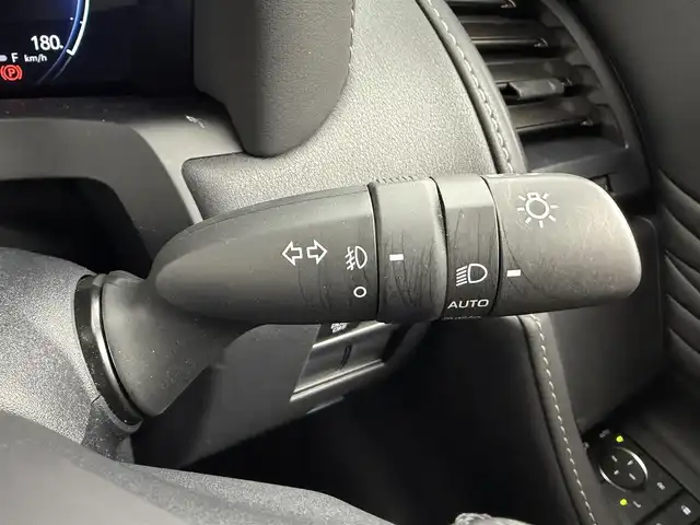 トヨタ アルファード Z 愛知県 2025(令7)年 1.2万km プラチナホワイトパールマイカ ワンオーナー/トヨタセーフティーセンス/レーダークルーズコントロール/12.3型ディスプレイナビ/・フルセグTV/・Bluetooth/・Applecarplay/RAYSアルミホイールセット積み込み/アラウンドビューモニター/左右独立サンルーフ/両側パワースライドドア/パワーバックドア/黒革レザーシート/シートヒーター/エアシート/全席パワーシート/デジタルインナーミラー/置くだけ充電/BSM/ステアリングヒーター/革巻きステアリング/ステアリングリモコン/ETC2.0/ウェルカムライト/LEDライト/フォグランプ/ディライト