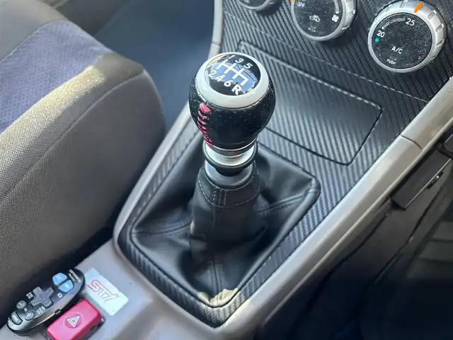 スバル フォレスター STi バージョン 愛知県 2005(平17)年 14.4万km WRブルーマイカ 4WD/6速MT/バックカメラ/社外ナビ/AM/FM/AUX/DVD/ETC/ルーフレール/電格ミラー/前後ドライブレコーダー/純正アルミホイール/ＳＴｉスポイラー　　/ブレンボブレーキキャリパー/社外マフラー/スペアキー