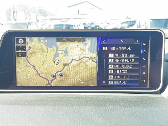 レクサス ＲＸ 京都府 2016(平28)年 7.9万km ホワイトノーヴァガラスフレーク 純正１２．３インチメモリナビ/Bluetooth/ワンセグ　/衝突軽減装置　/レーダークルーズ　/バックカメラ　/本革シート　/ＡＣ１００Ｖ　　/４ＷＤ　/シートヒーター　/ＥＴＣ２．０/ドラレコ　/パワーバックドア　/ハンドルヒーター　/パワーシート/ドアバイザー/シートメモリー/アイドリングストップ/電動格納ミラー