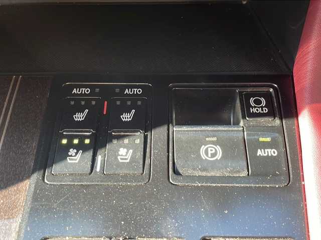 レクサス ＲＸ 京都府 2016(平28)年 7.9万km ホワイトノーヴァガラスフレーク 純正１２．３インチメモリナビ/Bluetooth/ワンセグ　/衝突軽減装置　/レーダークルーズ　/バックカメラ　/本革シート　/ＡＣ１００Ｖ　　/４ＷＤ　/シートヒーター　/ＥＴＣ２．０/ドラレコ　/パワーバックドア　/ハンドルヒーター　/パワーシート/ドアバイザー/シートメモリー/アイドリングストップ/電動格納ミラー