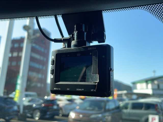 レクサス ＲＸ 京都府 2016(平28)年 7.9万km ホワイトノーヴァガラスフレーク 純正１２．３インチメモリナビ/Bluetooth/ワンセグ　/衝突軽減装置　/レーダークルーズ　/バックカメラ　/本革シート　/ＡＣ１００Ｖ　　/４ＷＤ　/シートヒーター　/ＥＴＣ２．０/ドラレコ　/パワーバックドア　/ハンドルヒーター　/パワーシート/ドアバイザー/シートメモリー/アイドリングストップ/電動格納ミラー